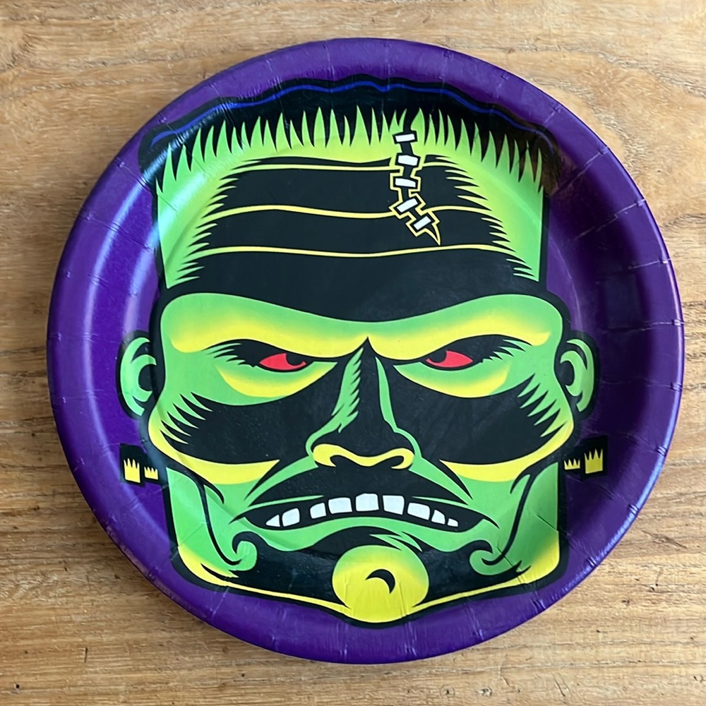 Universal Monsters set of 8 paper plates
